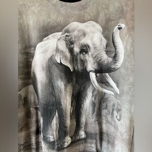 The Mountain 2008 Taupe Gray Tie-dye Elephant T-shirt Size 2XL Cotton Mexico